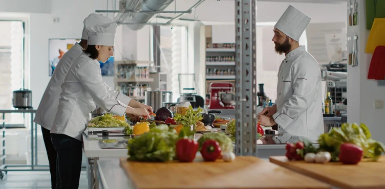 Пароконвектомат як інструмент для zero-waste кухні: економія продуктів і ресурсів 1 3 2